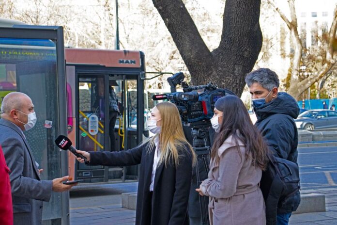 Real-Time Reporting: How Journalists Cover Unfolding Events — Breaking coverage by PoliticalWatch