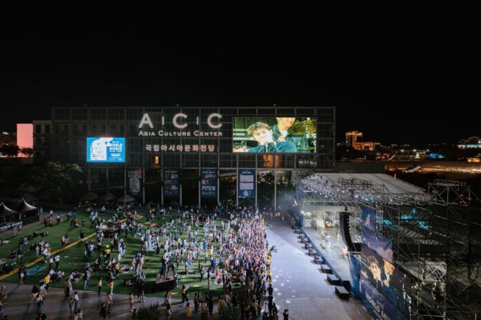 Snap, Crackle, K-Pop: How Korea Conquered Pop Culture — and Everything Else — Entertainment coverage by Political Watch. P...