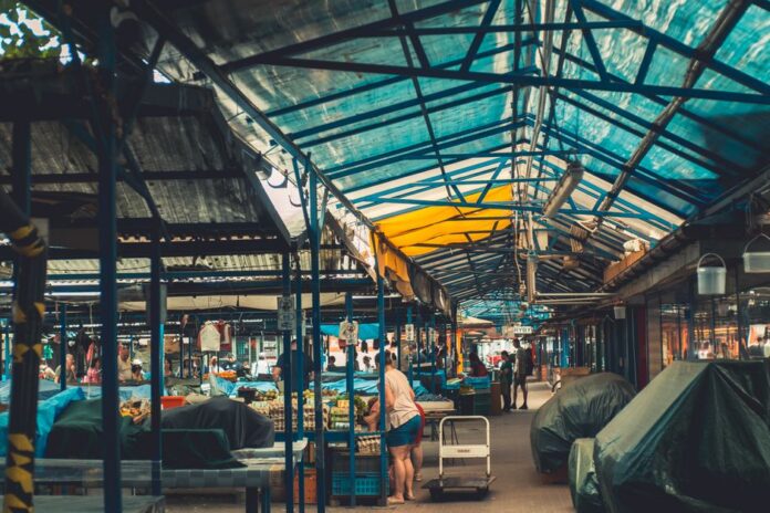 The U.S. economy added 162,000 jobs in August, beating expectations — Economy coverage by Political Watch. Photo: Yuri Eli...