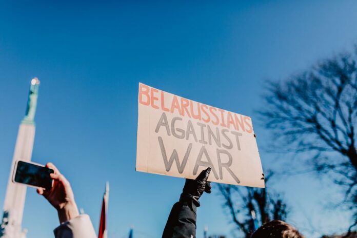 ‘Blackmail’: Europe fumes against White House demand for more diesel — Politics coverage by Political Watch. Photo: Liliān...