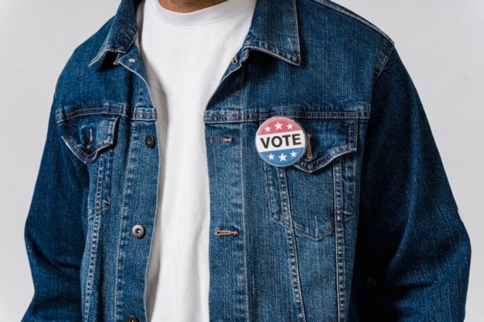 How Pop Culture Influences Politics and Democracy — Entertainment coverage by Political Watch. Photo: Sora Shimazaki via P...